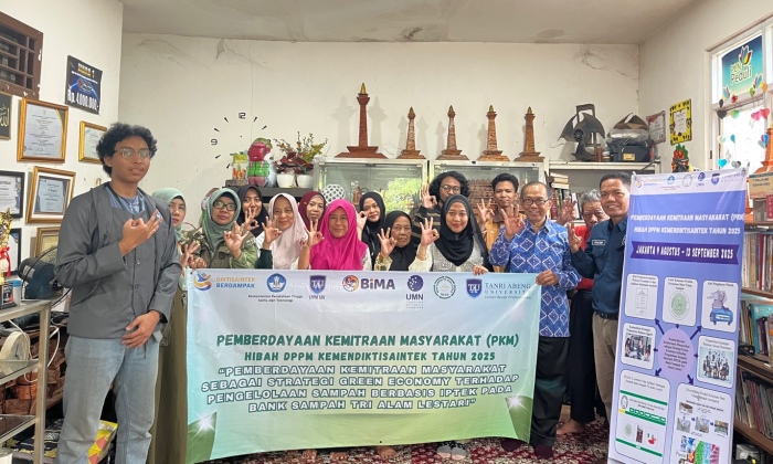 TAU dan UMN Berdayakan Bank Sampah, Dorong Ekonomi Hijau Berbasis IPTEK